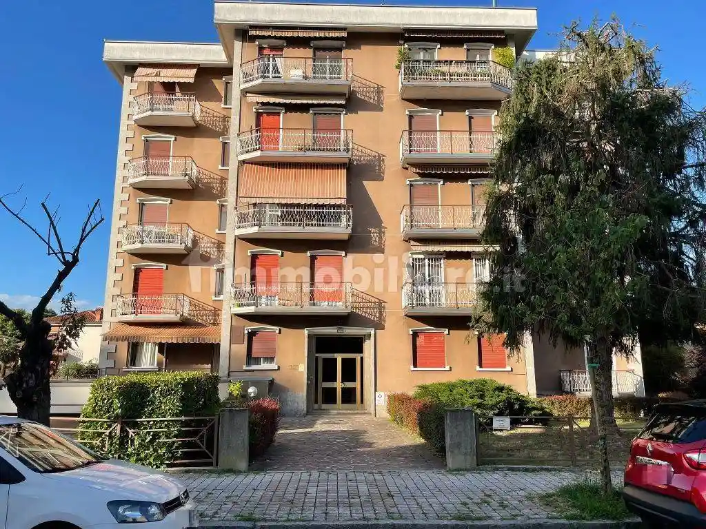 Appartamento in affitto a Rozzano