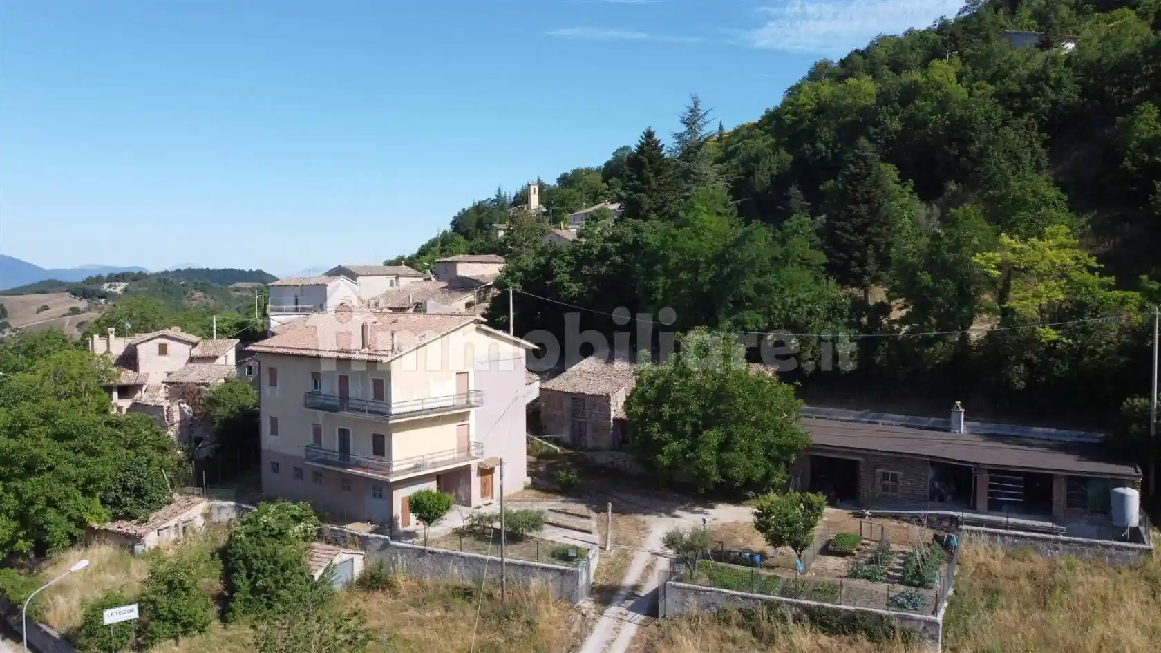 Rustico - Casale in vendita a Camerino