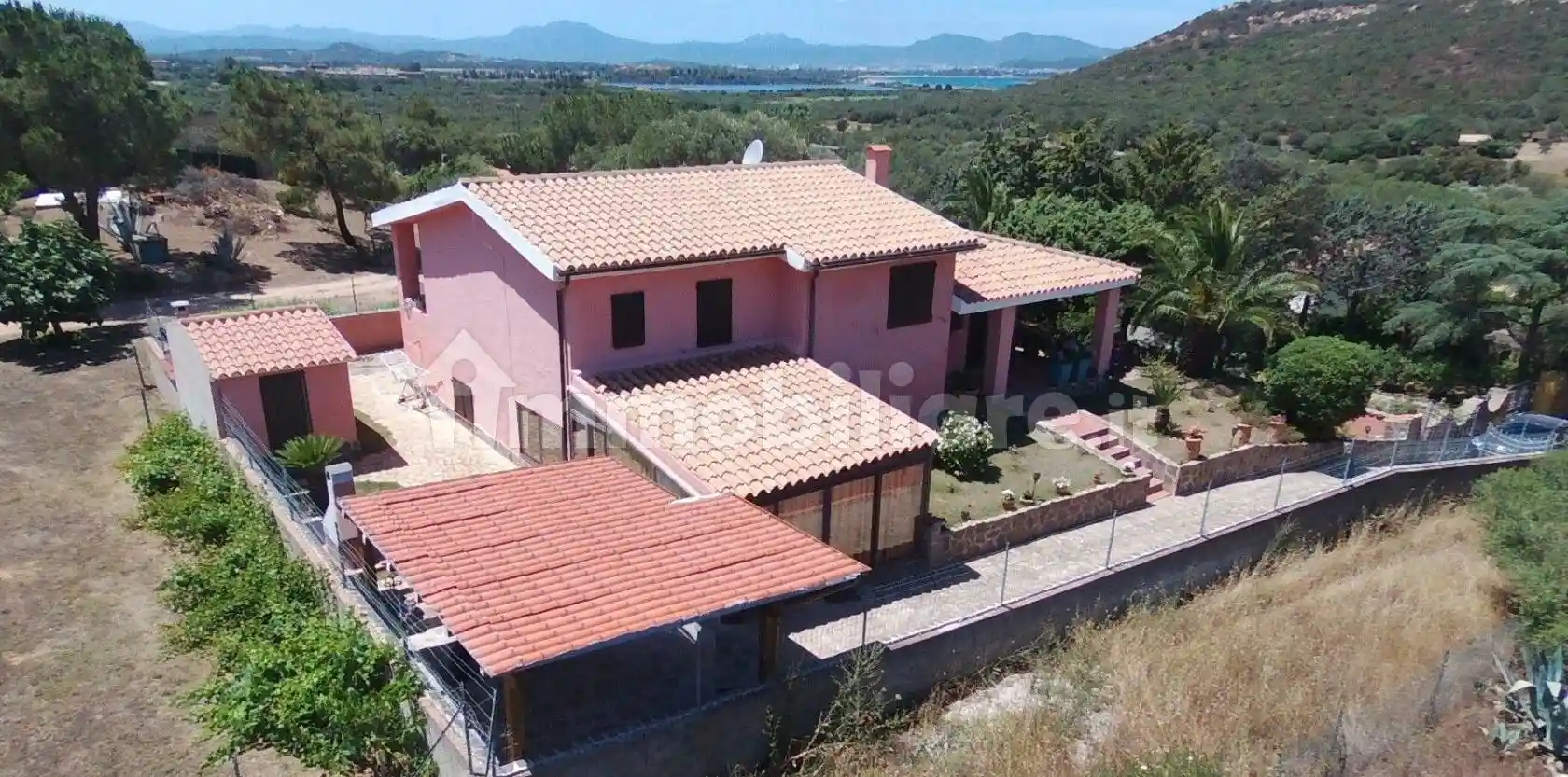 Villa in vendita a Olbia