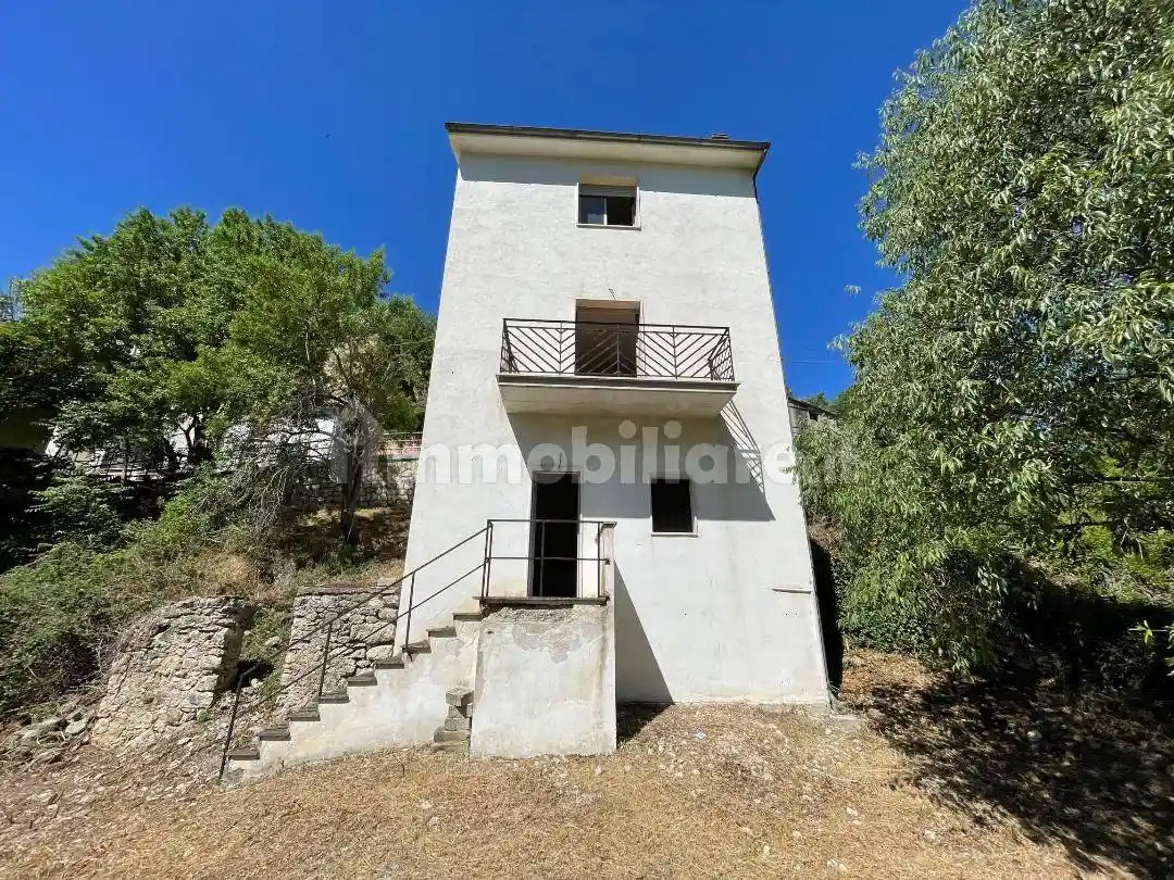 Casa indipendente in vendita a Ofena
