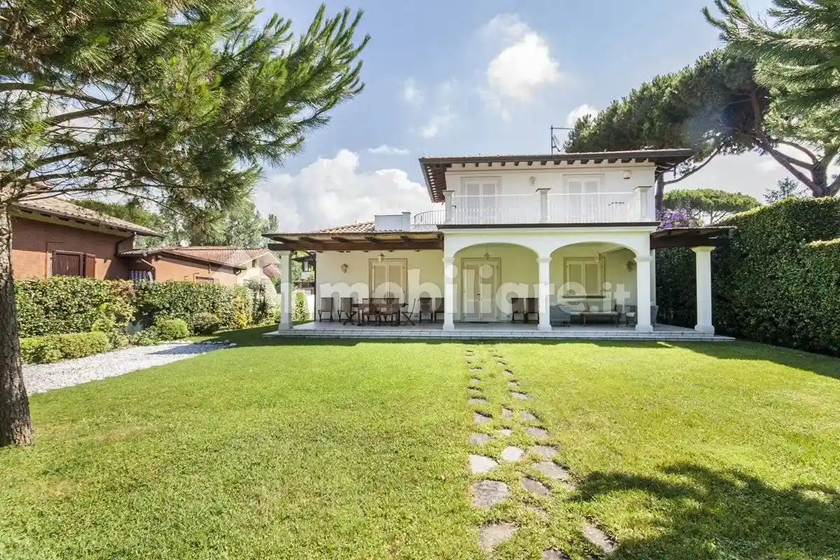 Villa in affitto a Forte dei Marmi