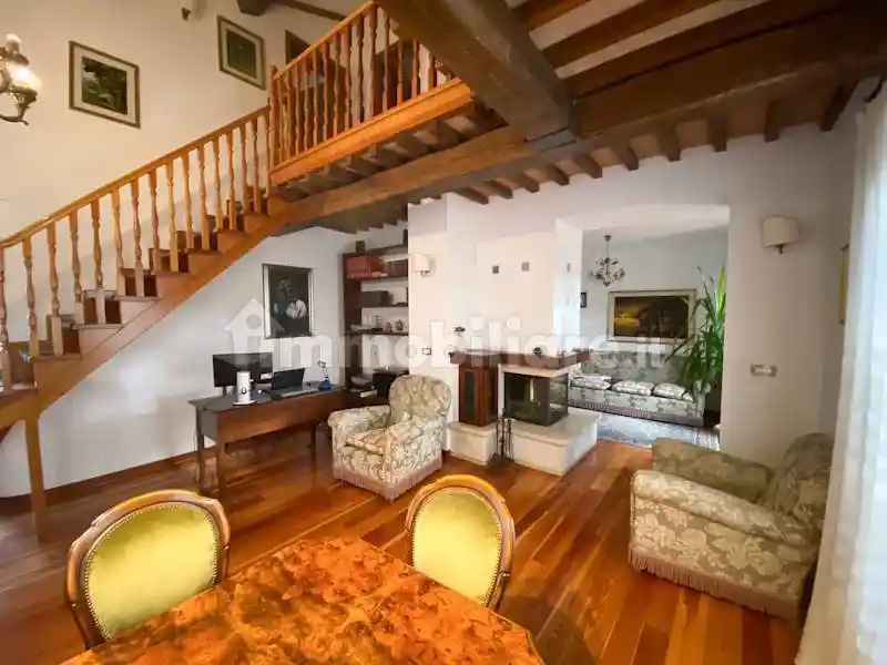 Rustico - Casale in vendita a Castelraimondo