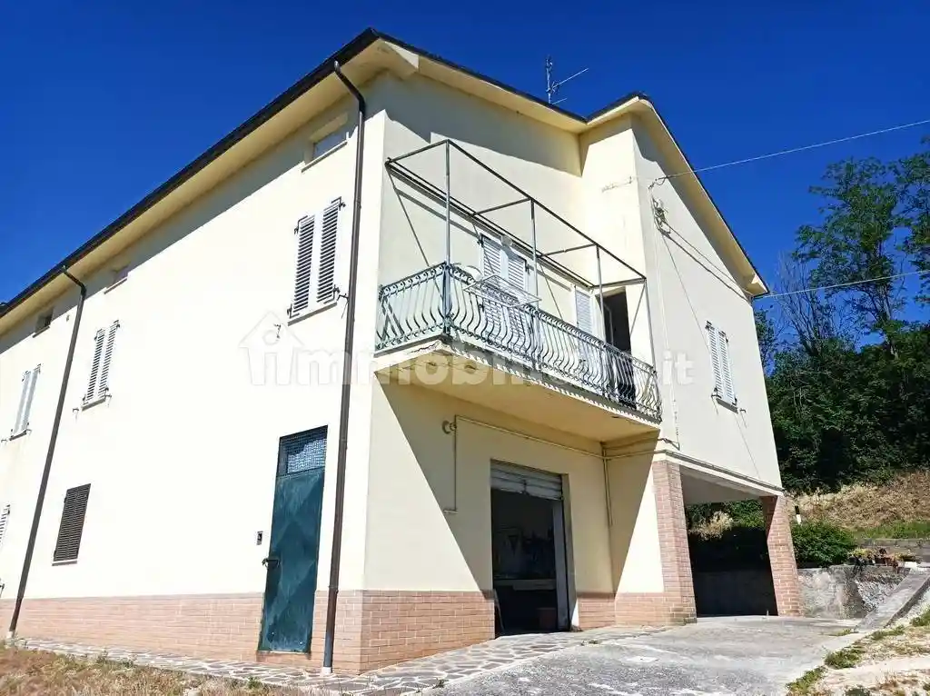 Casa indipendente in vendita a San Severino Marche