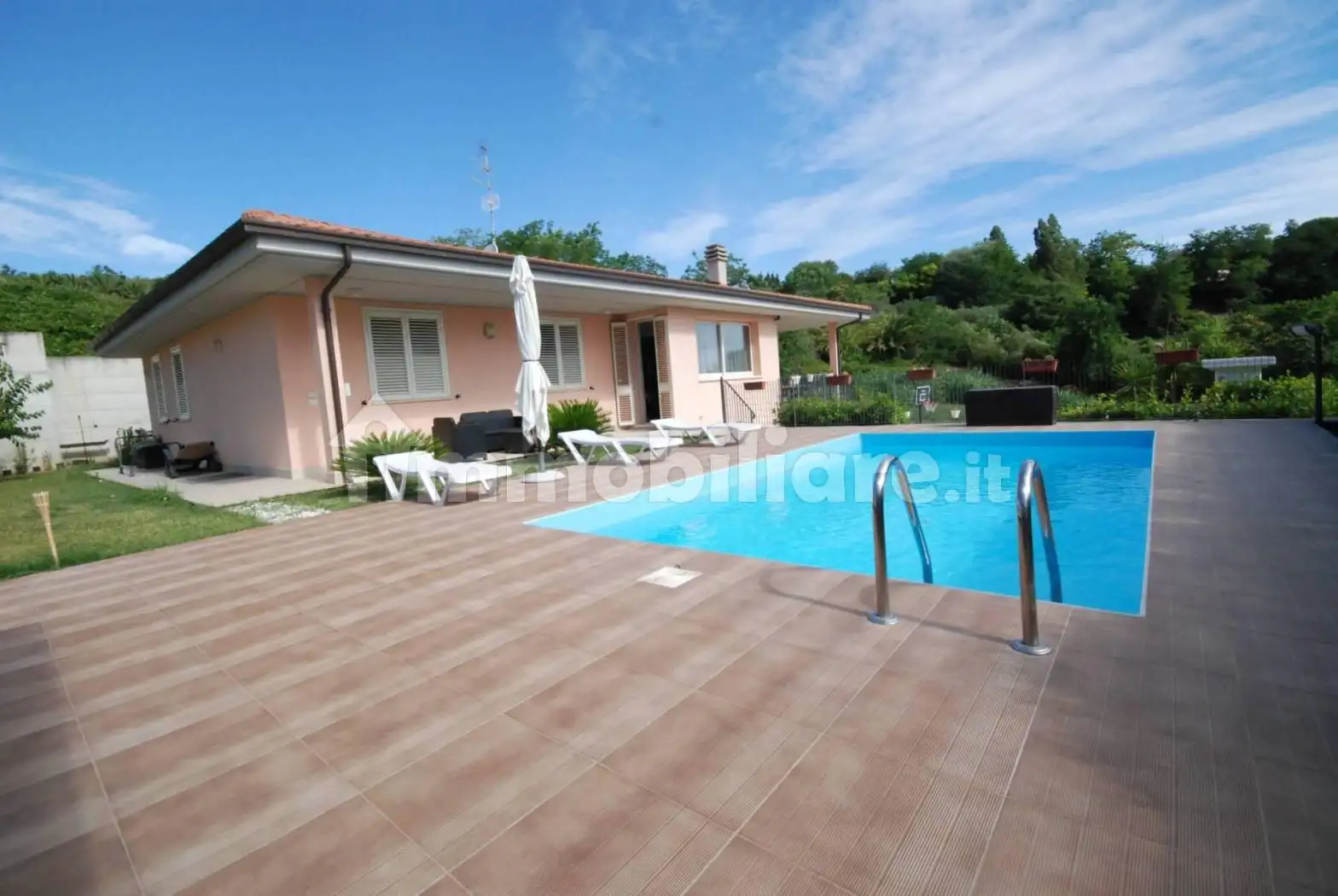 Villa in vendita a Colonnella