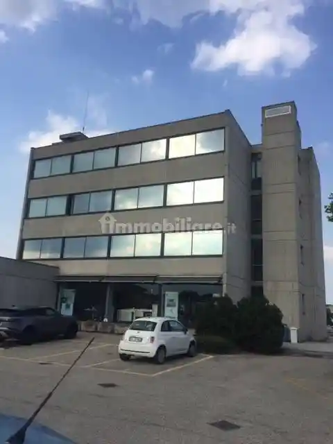 Palazzo - Edificio in Affitto - foto 2