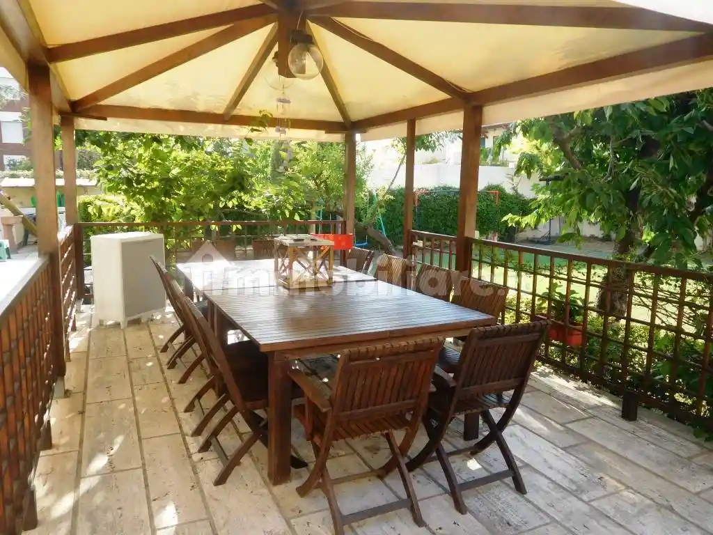 Casa indipendente in vendita a Livorno