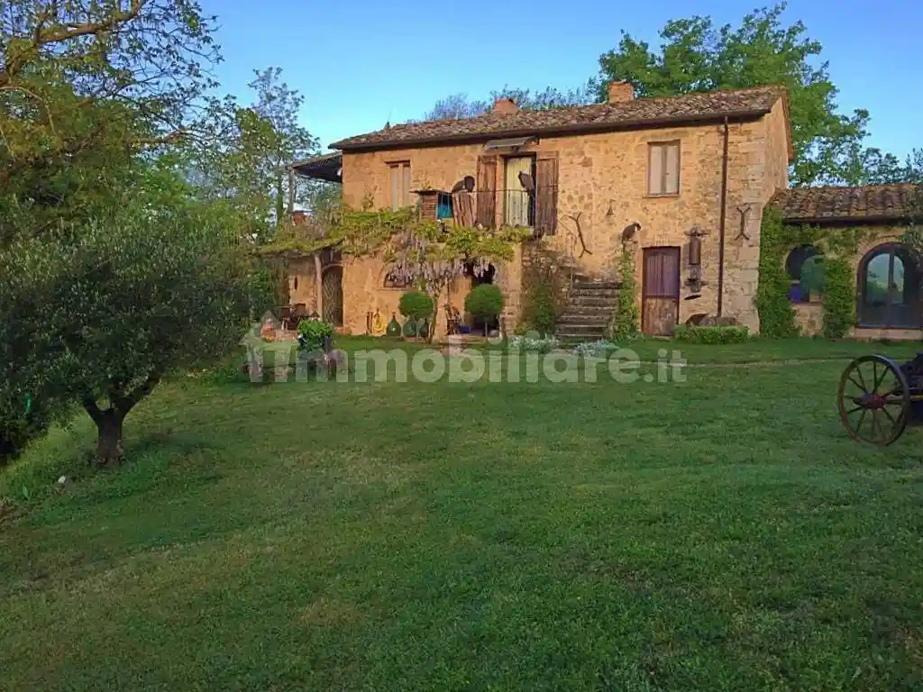 Rustico - Casale in vendita a Trequanda