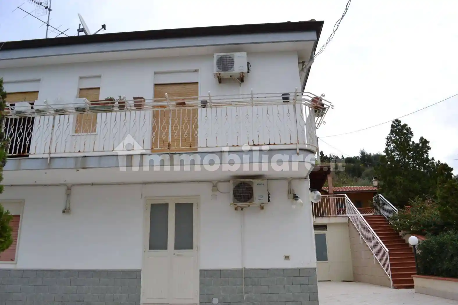 Villa in vendita a Campofelice di Roccella