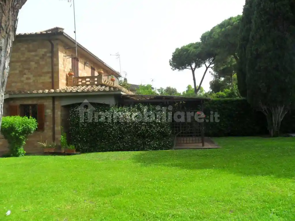 Villa in vendita a Tarquinia