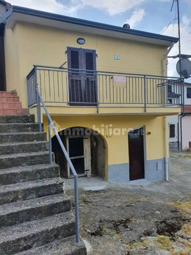 Appartamento in vendita a Podenzana