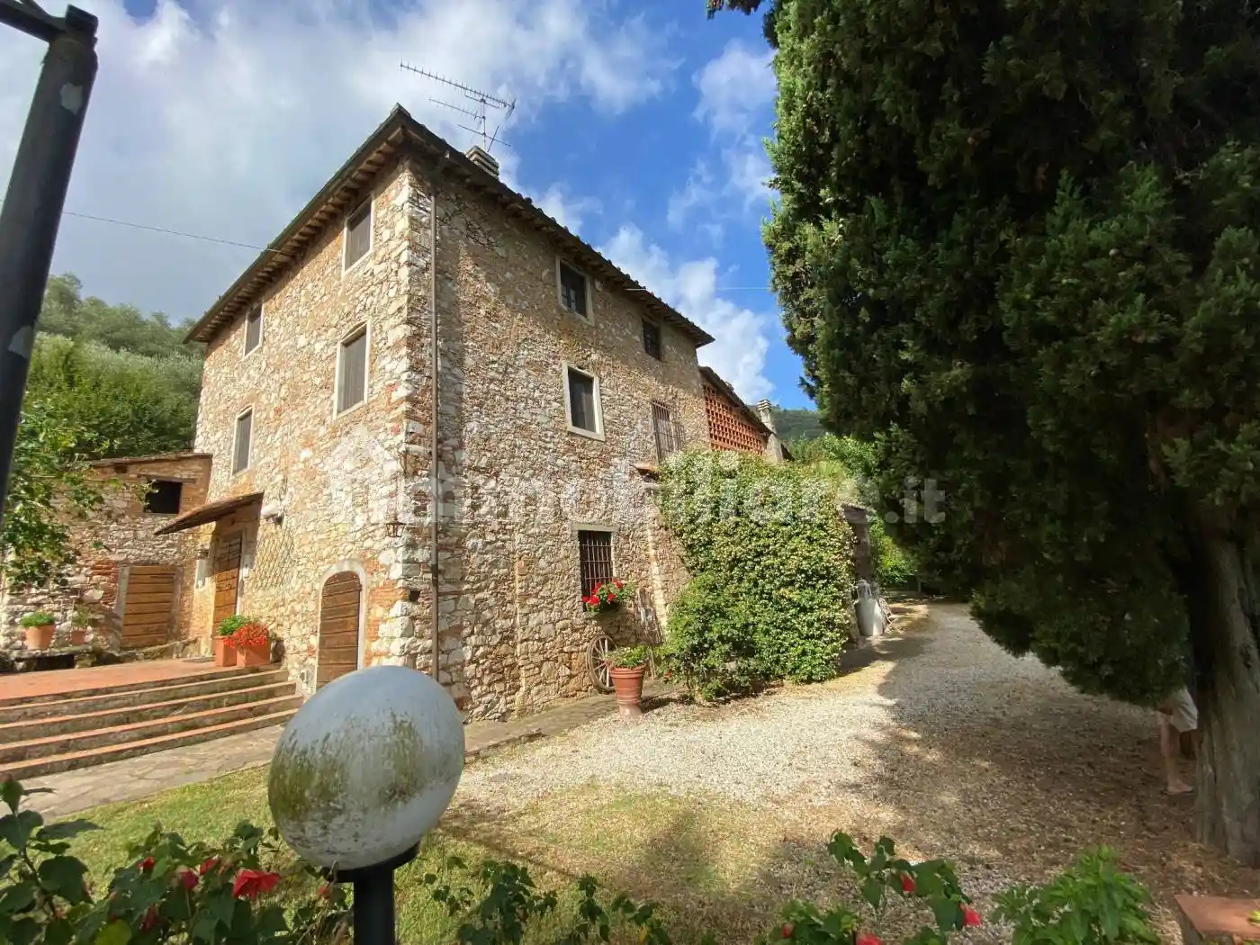 Rustico - Casale in vendita a Lucca