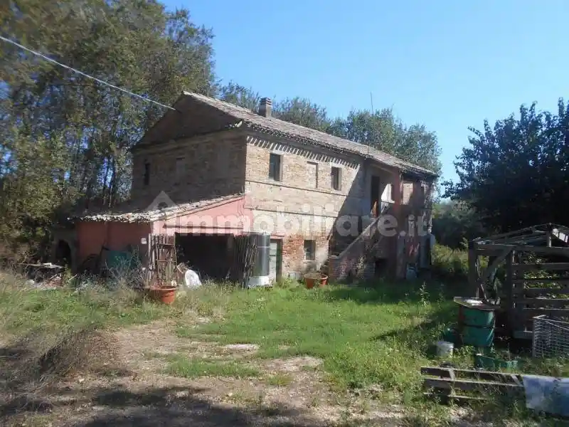 Rustico - Casale in vendita a Agugliano