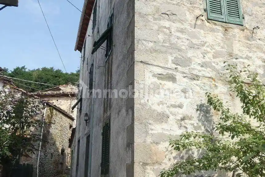 Casa indipendente in vendita a Bagni di Lucca