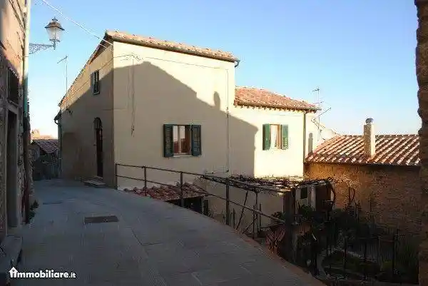 Appartamento in vendita a Castelnuovo di Val di Cecina