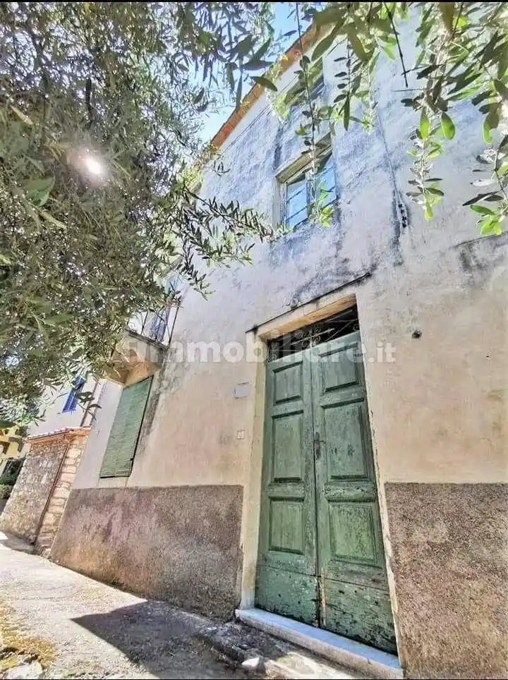 Casa indipendente in vendita a Lucca