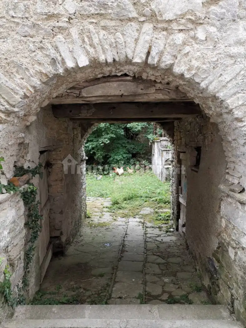 Casa indipendente in vendita a Tornolo