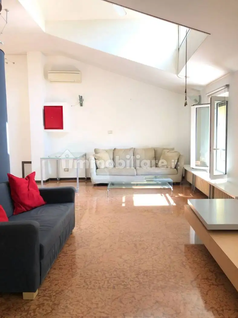 Appartamento in affitto a Bologna