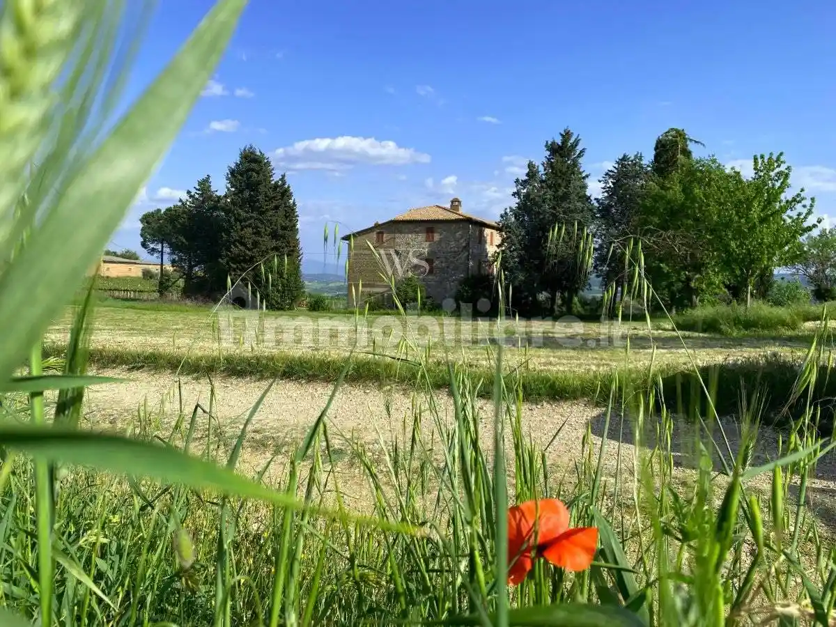 Rustico - Casale in vendita a Todi