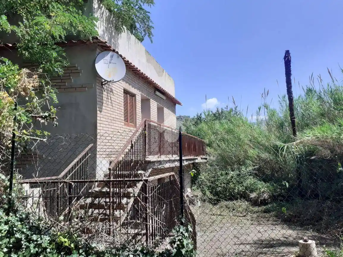 Casa indipendente in vendita a Olevano Romano