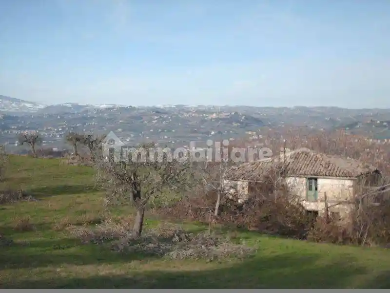 Rustico - Casale in vendita a Controguerra