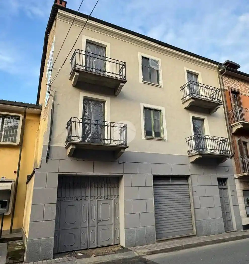 Palazzo - Edificio in vendita a Brandizzo