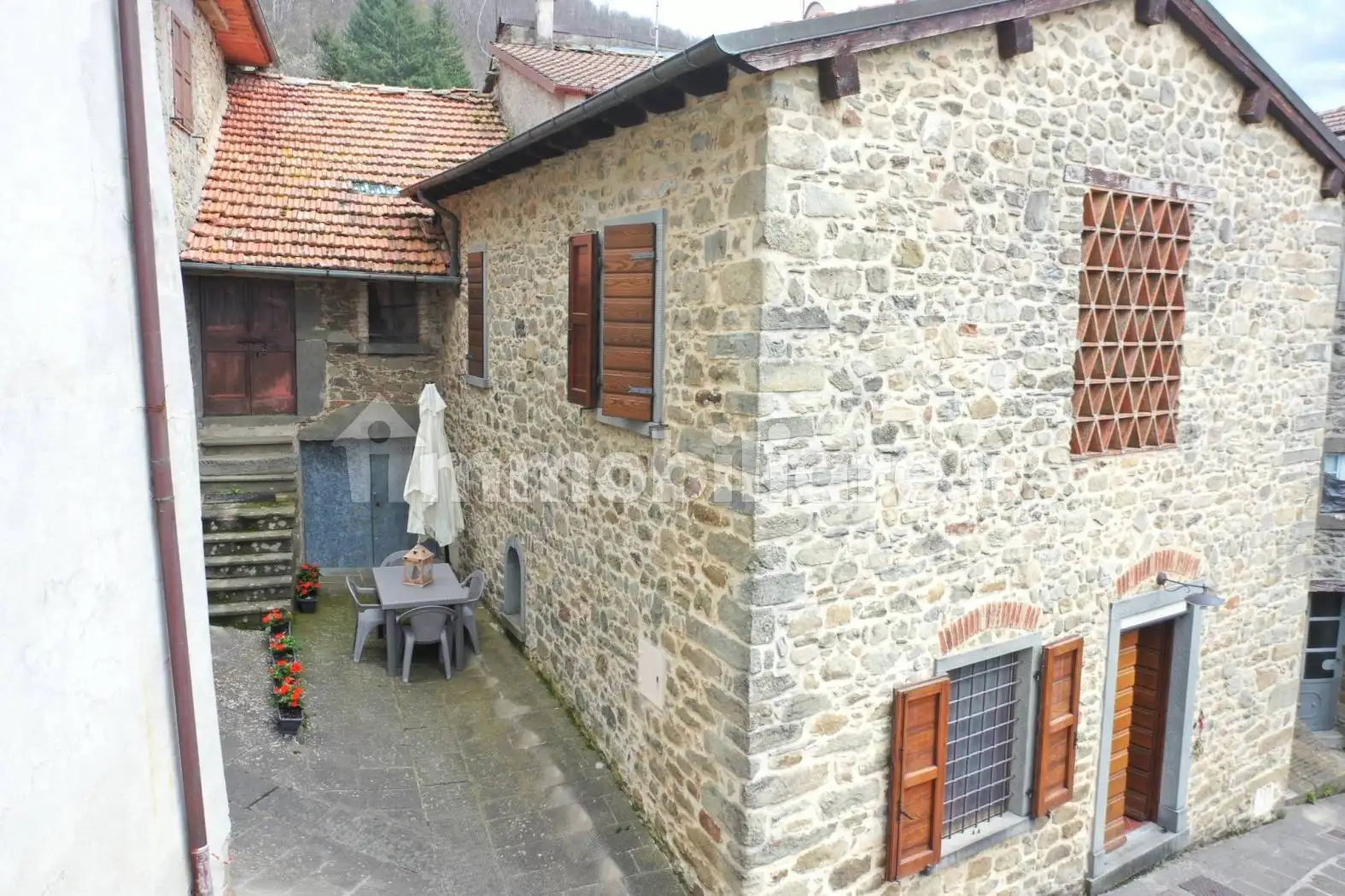 Casa indipendente in vendita a Sillano Giuncugnano