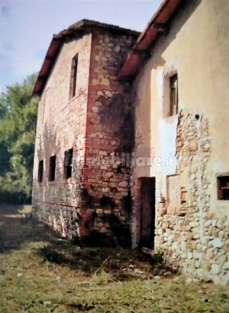 Rustico - Casale in vendita a Baschi