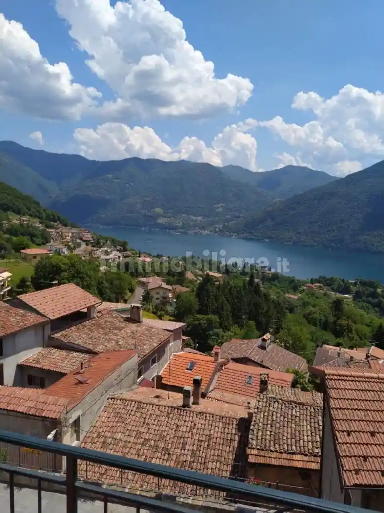 Appartamento in vendita a Valsolda