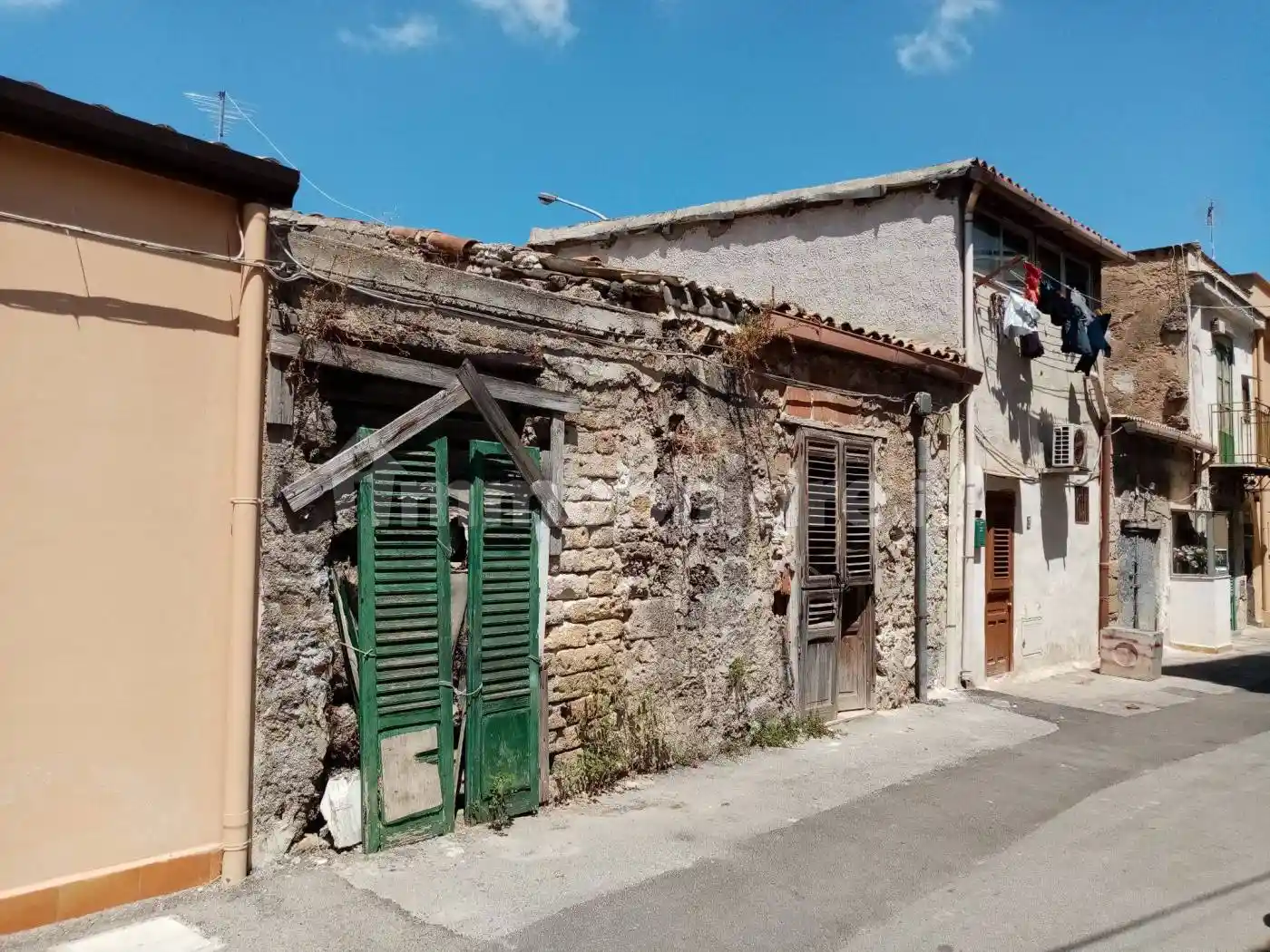 Palazzo - Edificio in vendita a Palermo