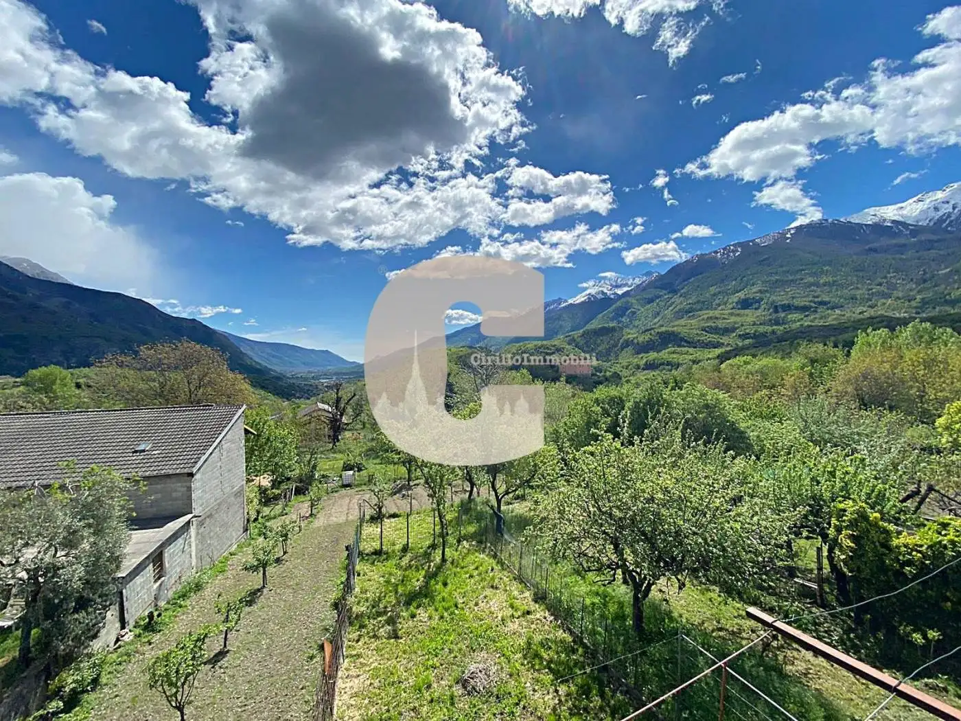 Palazzo - Edificio in vendita a Giaglione