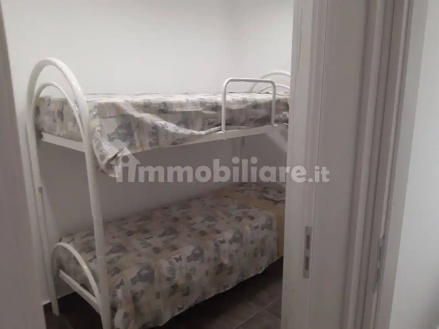 Palazzo - Edificio in Affitto - foto 4