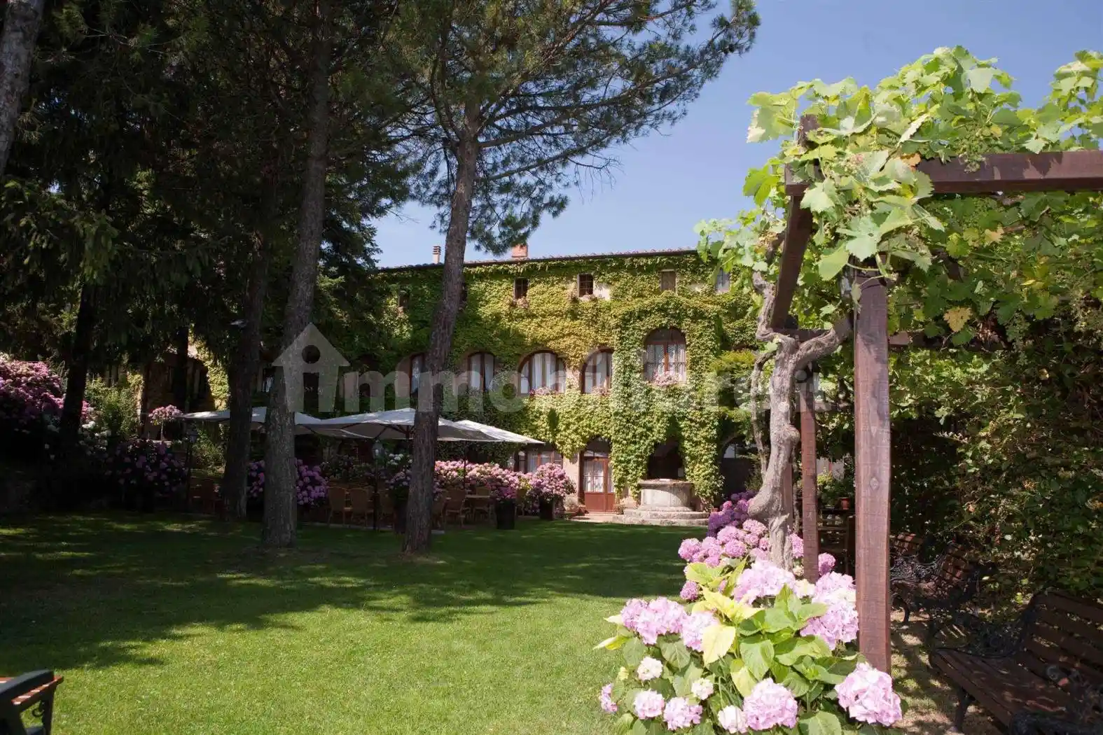 Palazzo - Edificio in vendita a Sarteano