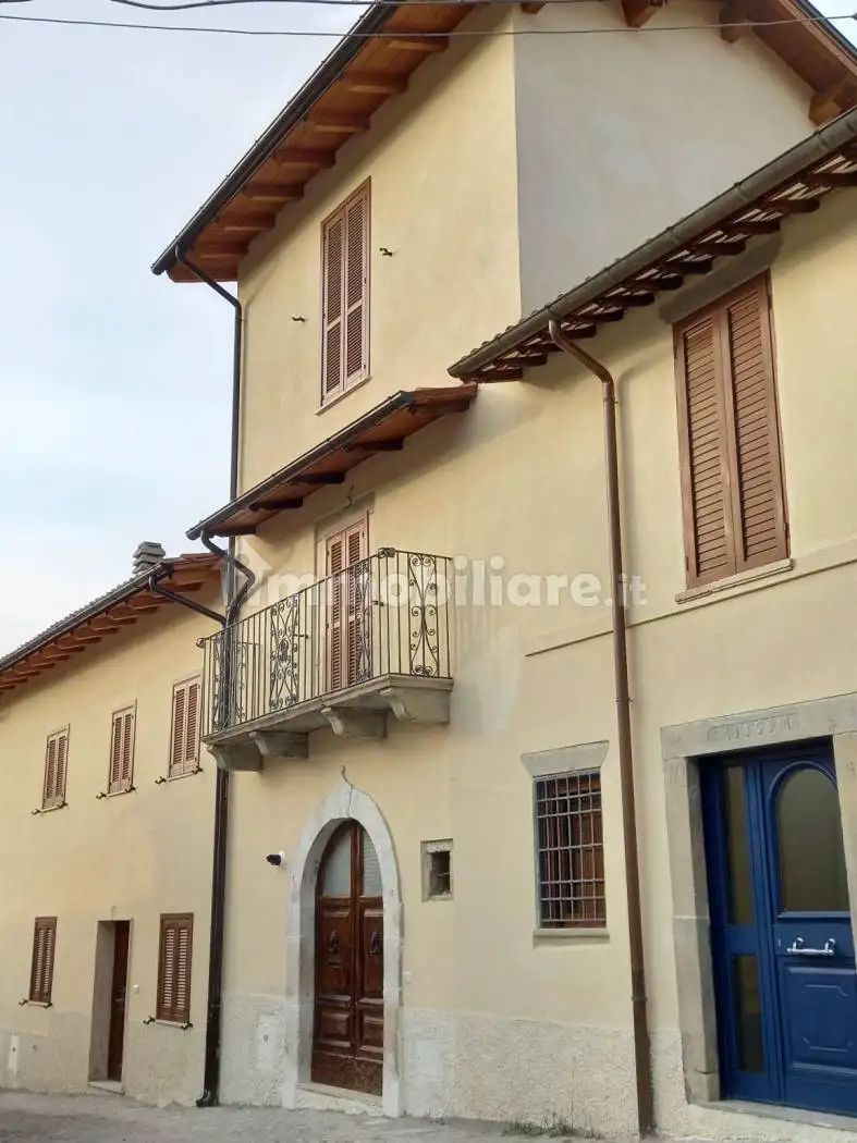 Casa indipendente in vendita a Montereale