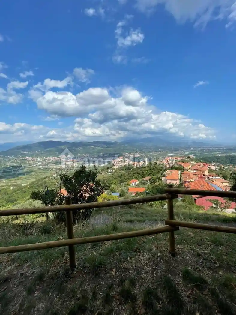 Appartamento in vendita a Vezzano Ligure