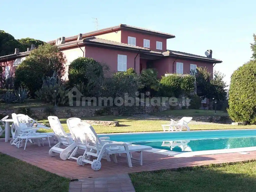 Villa in vendita a Castiglione del Lago