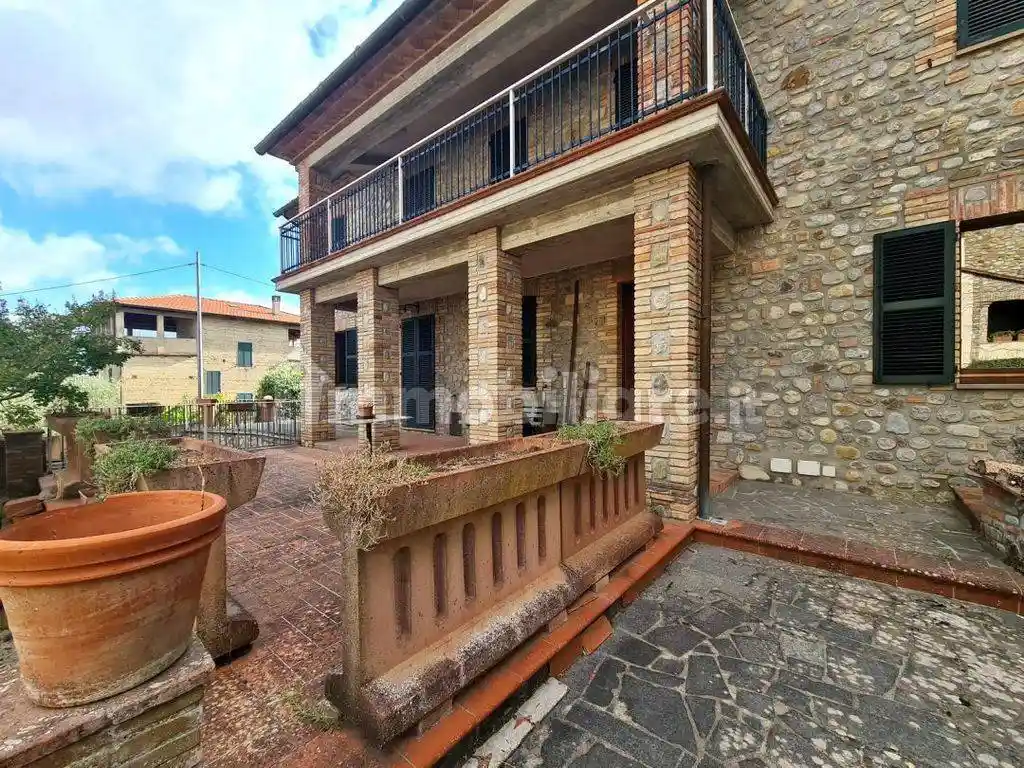 Villa in vendita a Fabro