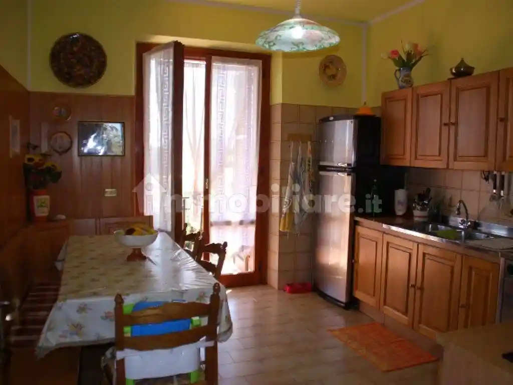 Trilocale via XXV Aprile, 3, Porto, Castiglione del Lago - foto 3