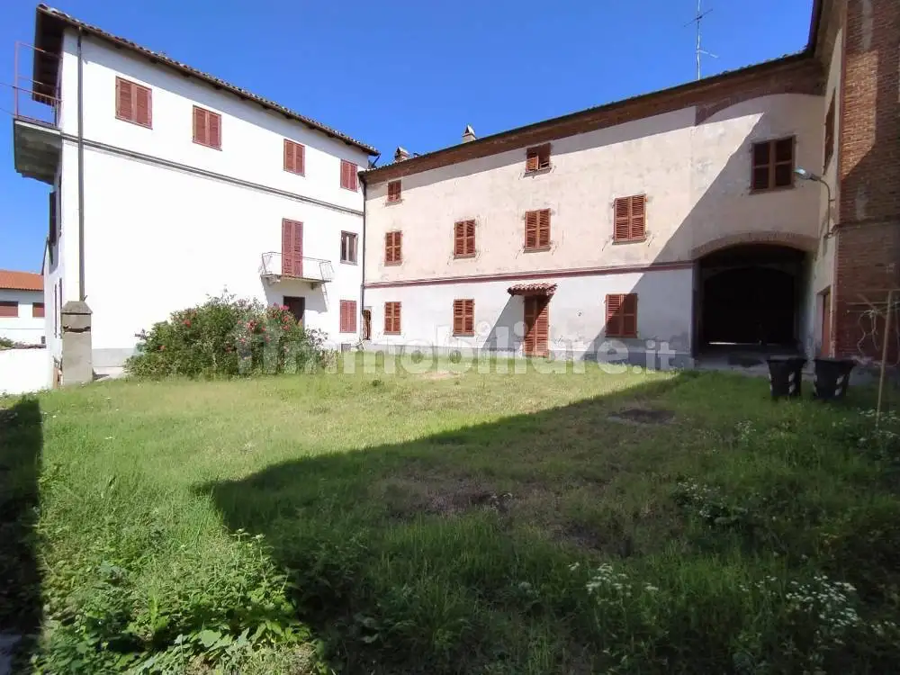 Casa indipendente in vendita a Serralunga di Crea