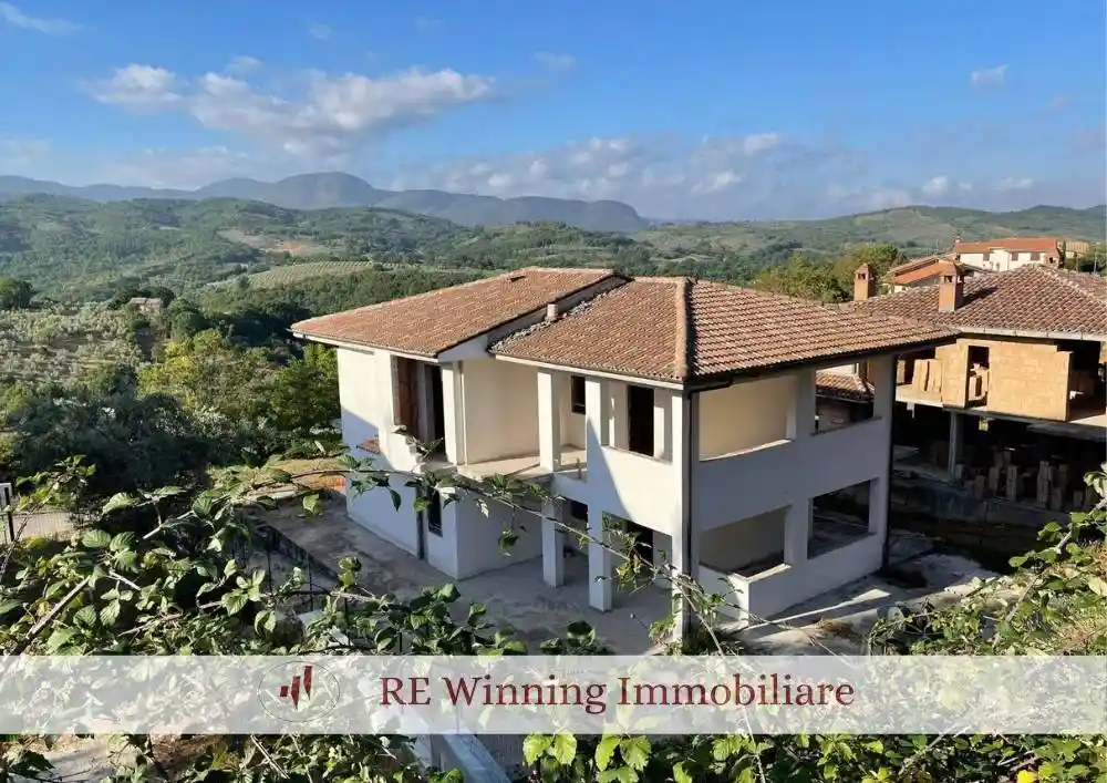 Palazzo - Edificio in vendita a Poggio Moiano