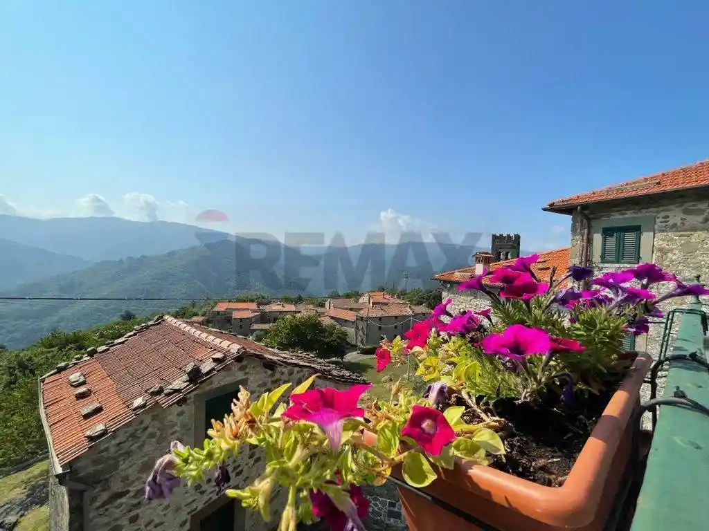 Casa indipendente in vendita a Bagni di Lucca