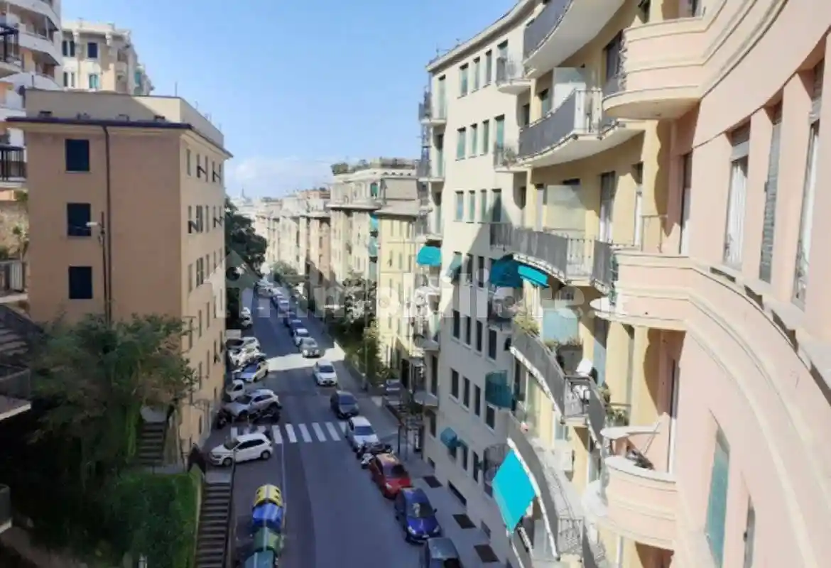 Appartamento in vendita a Genova