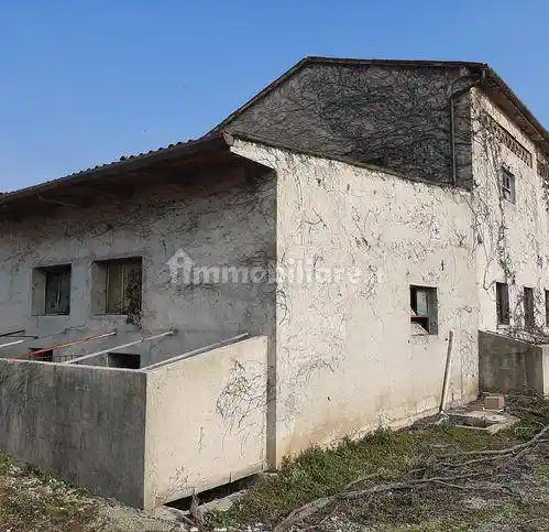Rustico - Casale in vendita a Roverbella