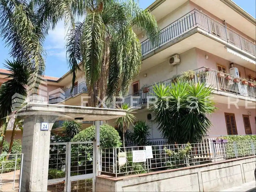 Appartamento in vendita a Aci Catena