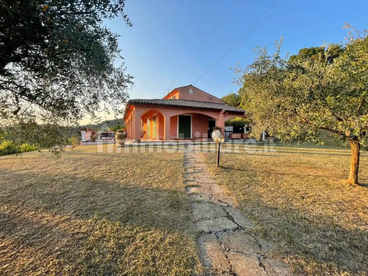 Villa in vendita a Sarzana