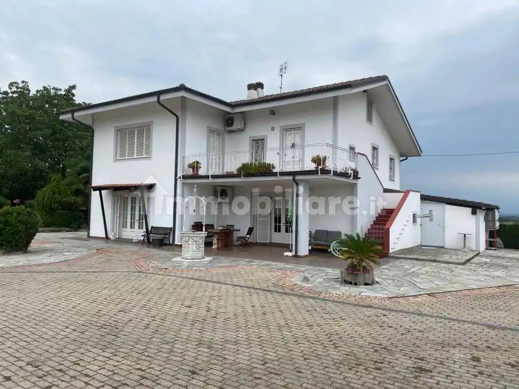 Villa in vendita a Saluzzo