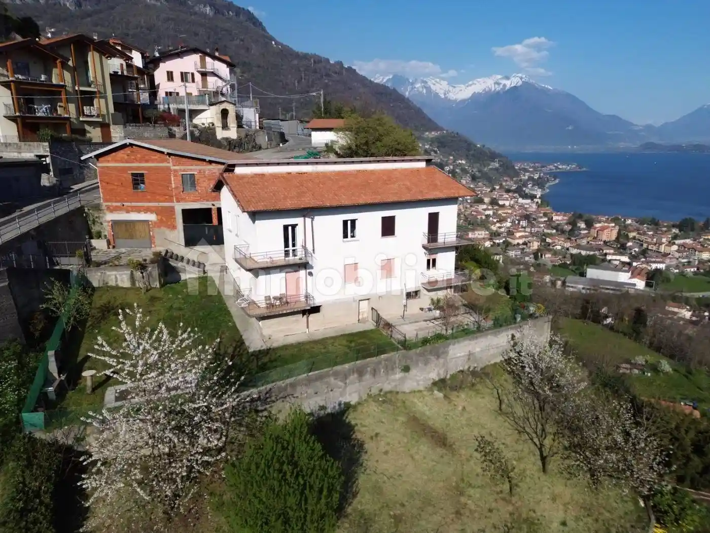 Appartamento in vendita a Gravedona ed Uniti