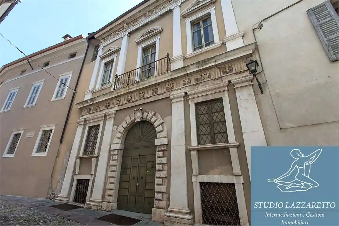 Palazzo - Edificio in vendita a Brescia
