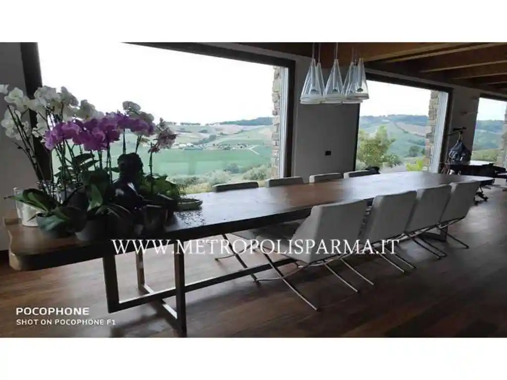 Villa in vendita a Felino