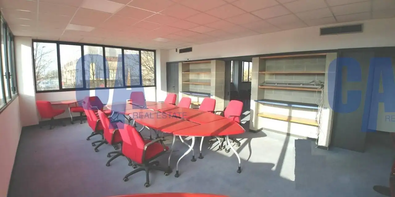 Palazzo - Edificio in Affitto - foto 2