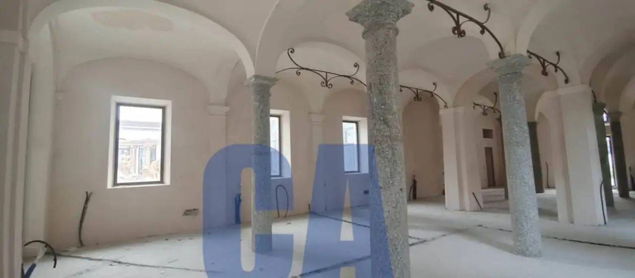 Palazzo - Edificio in Affitto - foto 2